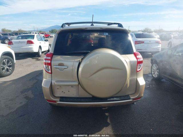 Toyota RAV4 Image 13