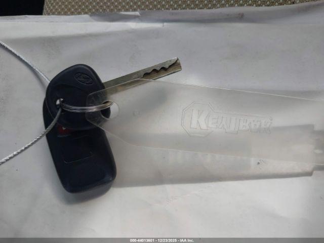 Hyundai ACCENT Gls Image 13