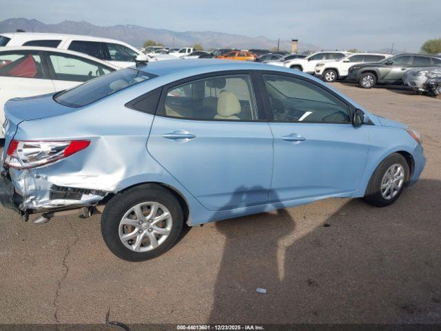 Hyundai ACCENT Gls Image 9