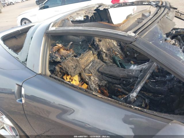 Chevrolet Corvette Image 12