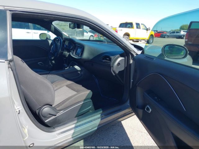 Dodge Challenger Sxt Image 11