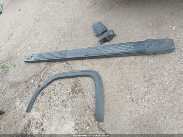 GMC Sierra 1500 4wd  Short Box Elevation With 3sb Image 9